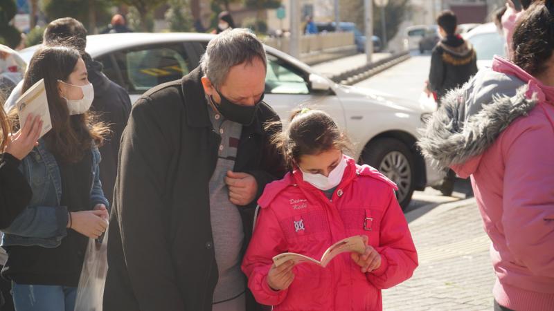 We distributed books, sweets and water in Esenler Dörtyol Square with the contribution of philanthropists.