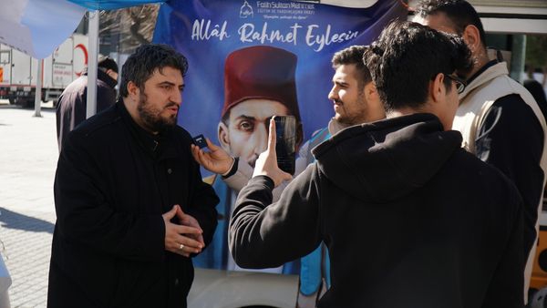 As the FSM Foundation, one of the Ottoman Sultans, Sultan II. Donut distribution in Esenler Dortyol Square for the soul of Abdulhamid Han